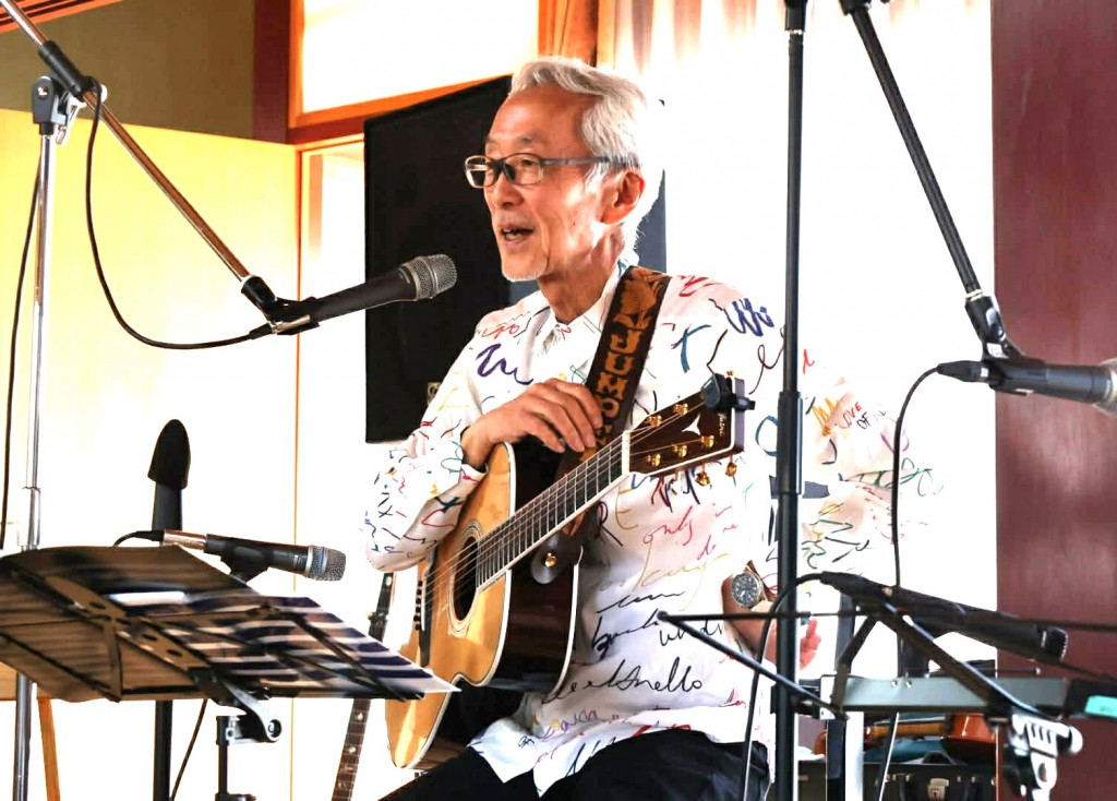 1 a6c2cebe-11ae-490e-9544-ae02c9fda5cd