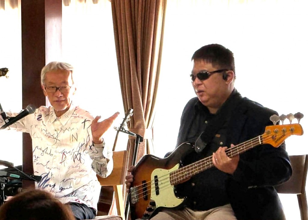 12   7cf53769-5e5d-448f-8c33-54e710870be8